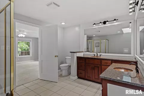 Bath - 1831 Illini Rd, Springfield, IL 62704 photo 2 of 5