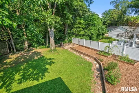 Exterior - 1831 Illini Rd, Springfield, IL 62704 photo 14 of 15