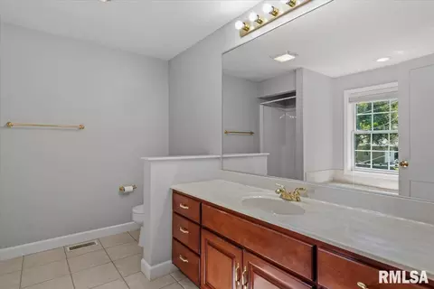 Bath - 1831 Illini Rd, Springfield, IL 62704 photo 4 of 5