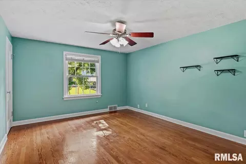 Bedroom - 1831 Illini Rd, Springfield, IL 62704 photo 5 of 7