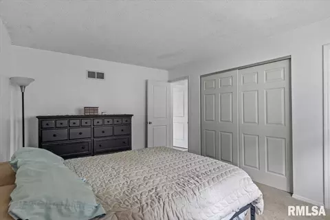 Bedroom - 10 Leeds Dr, Springfield, IL 62702 photo 3 of 5