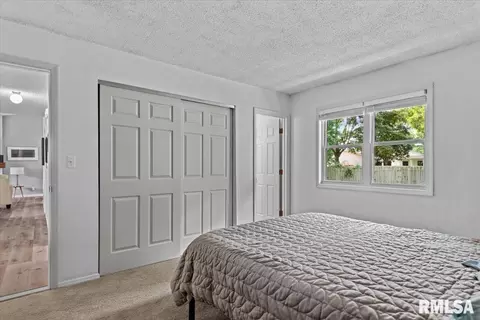 Bedroom - 10 Leeds Dr, Springfield, IL 62702 photo 2 of 5