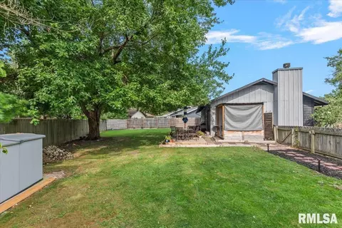 Exterior - 10 Leeds Dr, Springfield, IL 62702 photo 8 of 9