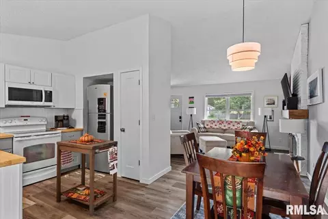 Other - 10 Leeds Dr, Springfield, IL 62702 photo 5 of 11