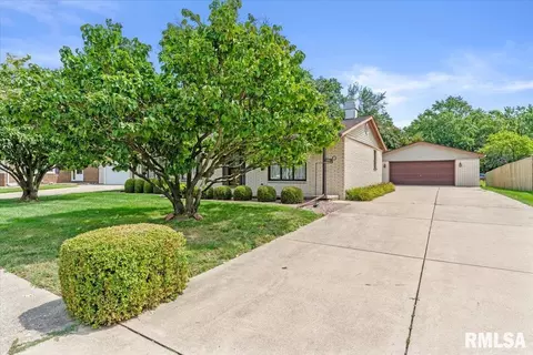 Exterior - 205 Deer Head Ln, Springfield, IL 62704 photo 1 of 9
