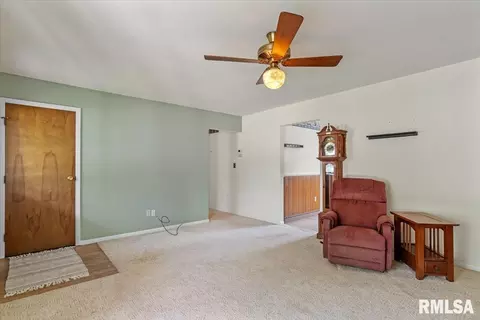 Living - 205 Deer Head Ln, Springfield, IL 62704 photo 3 of 3