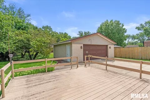Exterior - 205 Deer Head Ln, Springfield, IL 62704 photo 5 of 9