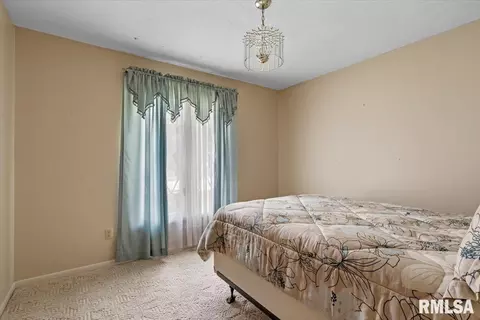 Bedroom - 205 Deer Head Ln, Springfield, IL 62704 photo 8 of 9