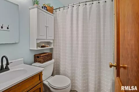 Bath - 3312 S Spring St, Springfield, IL 62703 photo 1 of 2
