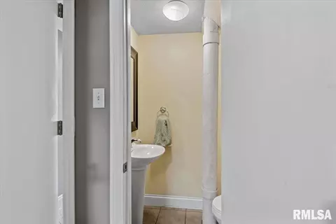 Bath - 3312 S Spring St, Springfield, IL 62703 photo 2 of 2