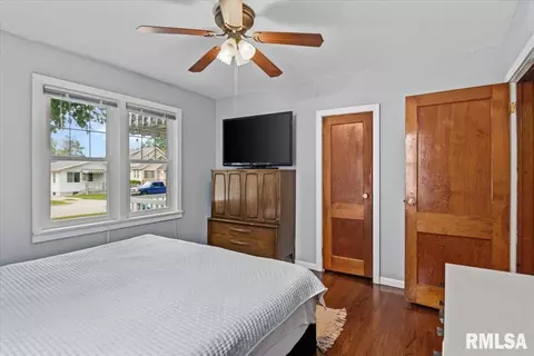 Bedroom - 3312 S Spring St, Springfield, IL 62703 photo 5 of 7