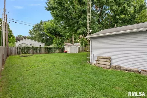 Exterior - 3312 S Spring St, Springfield, IL 62703 photo 4 of 10