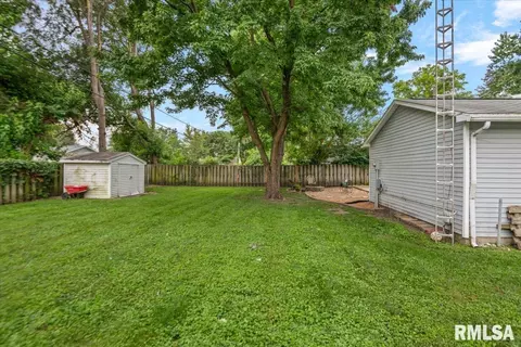 Exterior - 3312 S Spring St, Springfield, IL 62703 photo 5 of 10