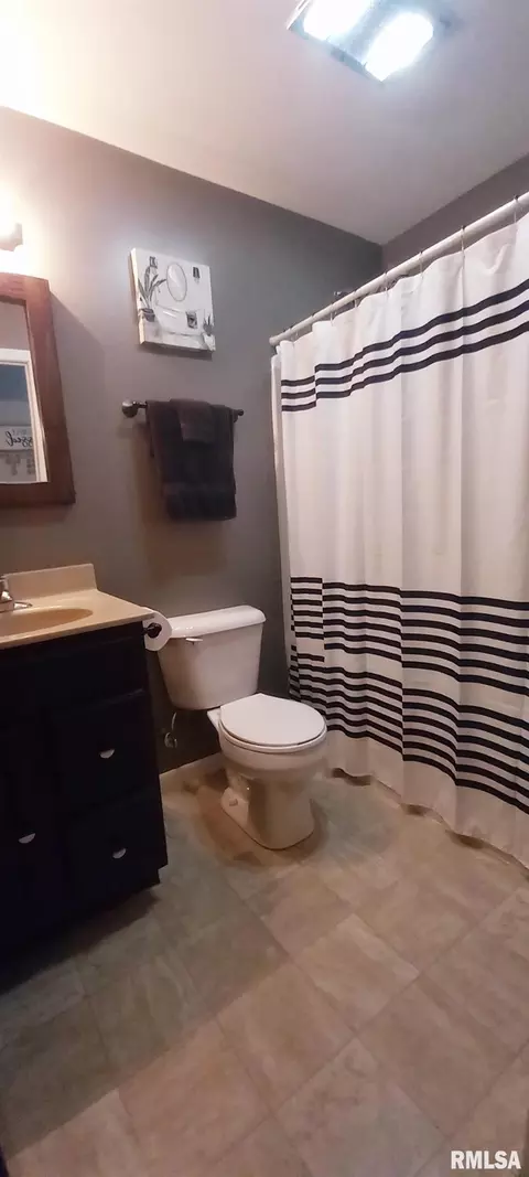 Bath - 220 N Eastview St, Camp Point, IL 62320 photo 2 of 2