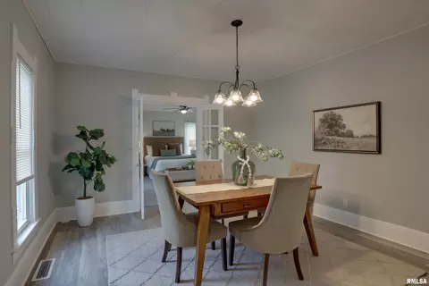 Dining - 109 Sillman St, Payson, IL 62360 photo 1 of 2