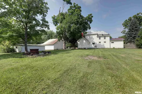 Exterior - 109 Sillman St, Payson, IL 62360 photo 5 of 7