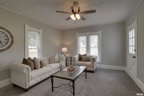 Living - 109 Sillman St, Payson, IL 62360 photo 1 of 3