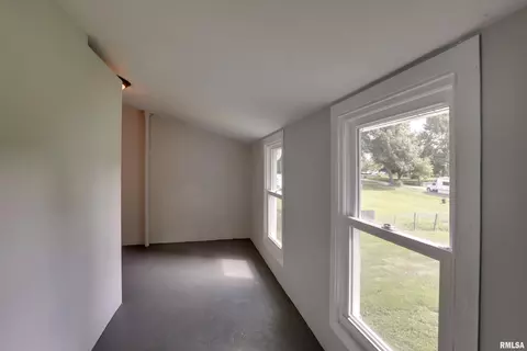 Entry Way - 109 Sillman St, Payson, IL 62360 photo 1 of 1