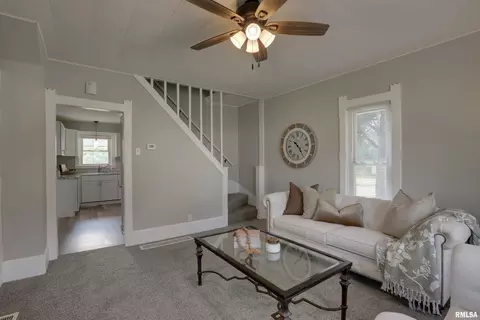 Living - 109 Sillman St, Payson, IL 62360 photo 3 of 3