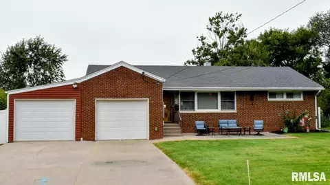 170 S Pleasant Ave, Galesburg, IL 61401
