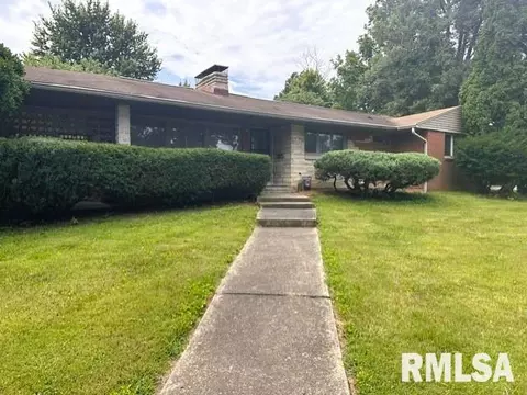 1423 W Lafayette Ave, Jacksonville, IL 62650