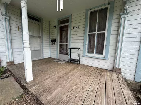 Exterior - 1328 Mortimer St, Barry, IL 62312 photo 3 of 7