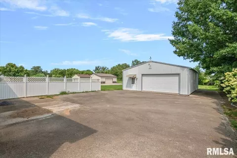 Exterior - 2508 Hedge Ln, Springfield, IL 62707 photo 15 of 16