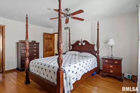 Bedroom - 2508 Hedge Ln, Springfield, IL 62707 photo 3 of 9
