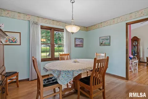 Dining - 2508 Hedge Ln, Springfield, IL 62707 photo 1 of 3