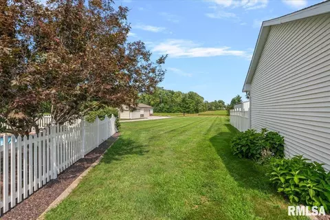Exterior - 2508 Hedge Ln, Springfield, IL 62707 photo 9 of 16