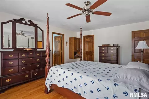 Bedroom - 2508 Hedge Ln, Springfield, IL 62707 photo 4 of 9