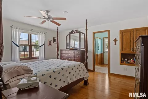 Bedroom - 2508 Hedge Ln, Springfield, IL 62707 photo 1 of 9