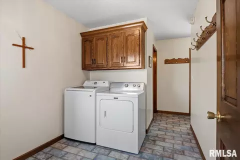 Other - 2508 Hedge Ln, Springfield, IL 62707 photo 7 of 15