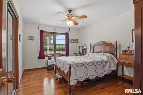 Bedroom - 2508 Hedge Ln, Springfield, IL 62707 photo 8 of 9