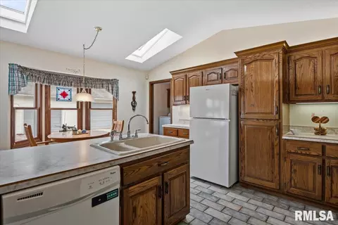 Kitchen - 2508 Hedge Ln, Springfield, IL 62707 photo 6 of 6