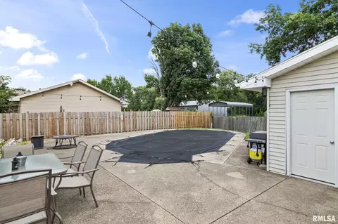 Exterior - 2810 Piper Rd, Springfield, IL 62707 photo 6 of 6