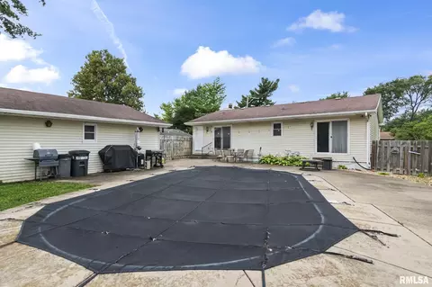 Exterior - 2810 Piper Rd, Springfield, IL 62707 photo 3 of 6