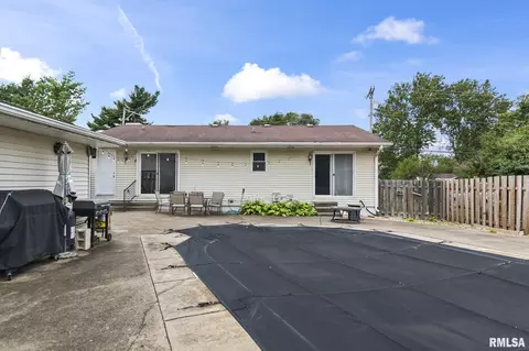Exterior - 2810 Piper Rd, Springfield, IL 62707 photo 4 of 6