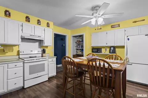 Kitchen - 2810 Piper Rd, Springfield, IL 62707 photo 1 of 1