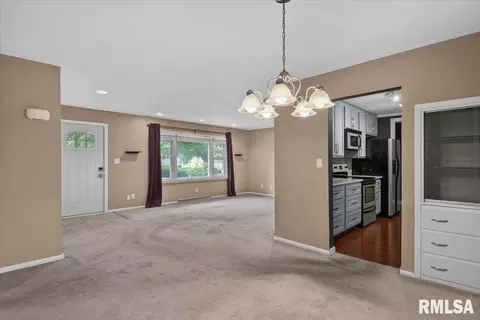 Other - 28 Sunnyside Dr, Springfield, IL 62702 photo 3 of 8