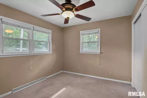 Bedroom - 28 Sunnyside Dr, Springfield, IL 62702 photo 3 of 6