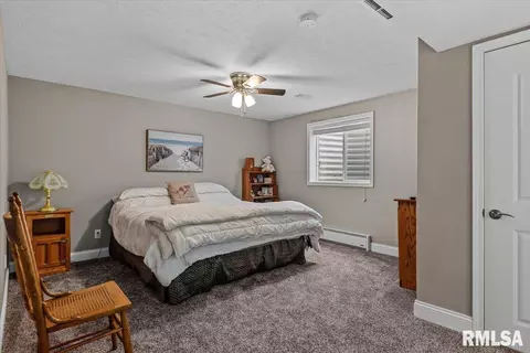 Bedroom - 2706 Buckskin Trl, Springfield, IL 62711 photo 6 of 7