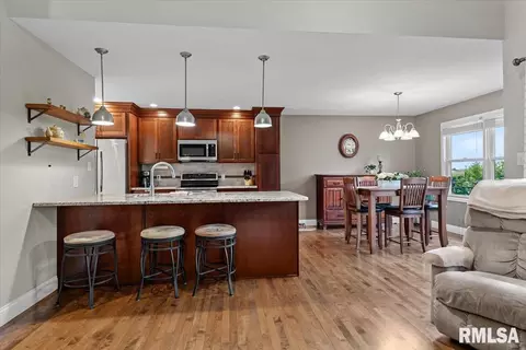 Kitchen - 2706 Buckskin Trl, Springfield, IL 62711 photo 1 of 4