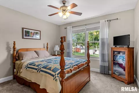 Bedroom - 2706 Buckskin Trl, Springfield, IL 62711 photo 4 of 7
