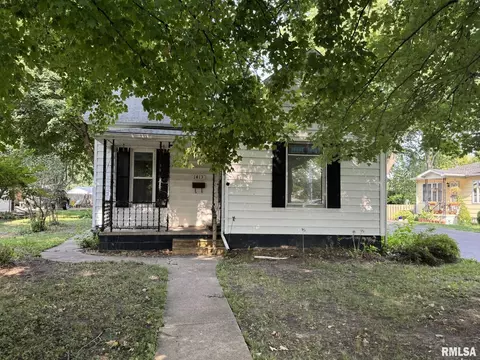 1413 S West St, Jacksonville, IL 62650