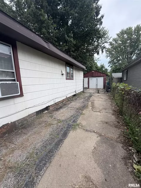2168 S 17th St, Springfield, IL 62703 photo 3