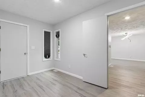 Entry Way - 1120 Harmony Ct, Springfield, IL 62703 photo 2 of 3