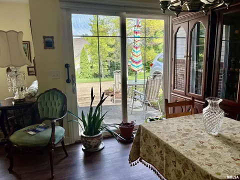 Dining - 800 Longleaf Ct, Springfield, IL 62711 photo 1 of 1