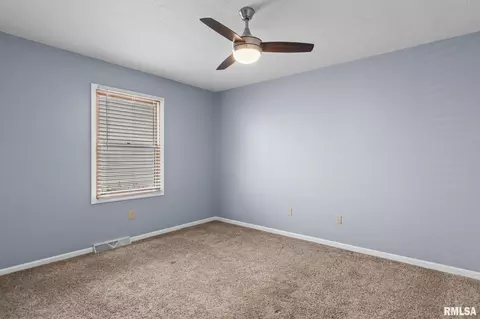 Bedroom - 6329 Brent Dr, Springfield, IL 62712 photo 5 of 7