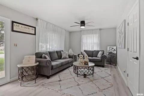 Living - 28 Bel Aire Dr, Springfield, IL 62703 photo 1 of 7